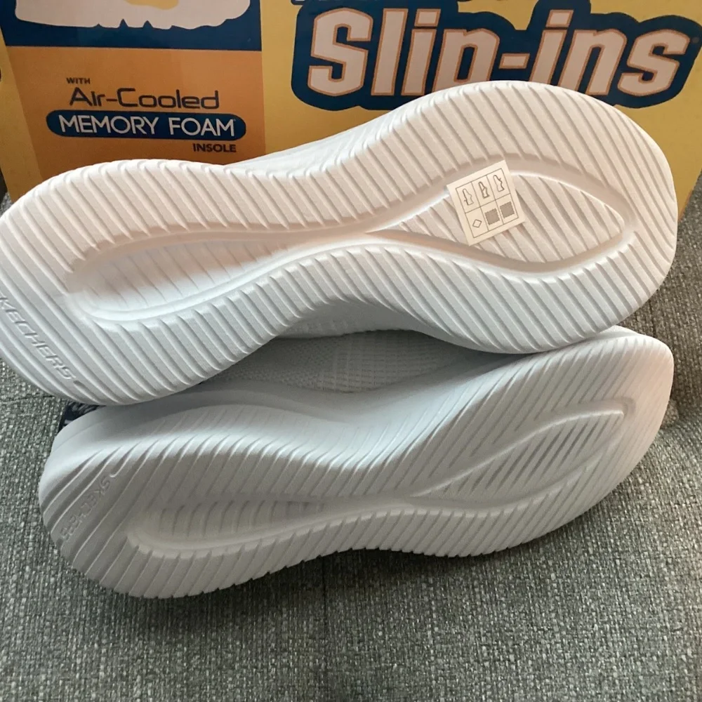 Skechers Women's Slip-Ins: Ultra Flex 3.0 - Full Flight Casual Sneakers, 9.5 - Picture 4 of 10